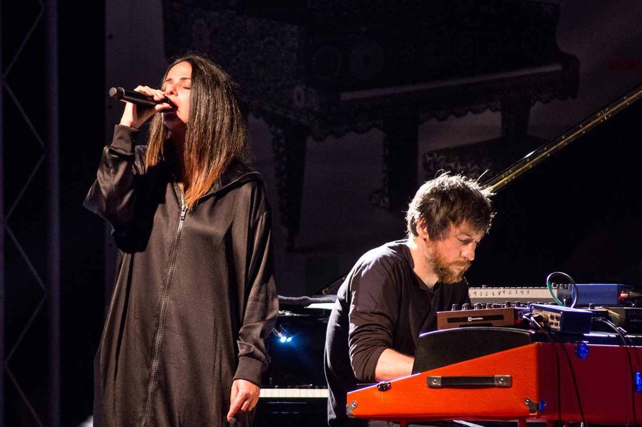 LINA Y RA&Uuml;L REFREE