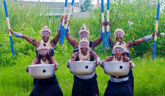 BENIN &ndash; GRUPO DE BALLET Y TEATRO SUPER ANGELS HWENDO NA BUA